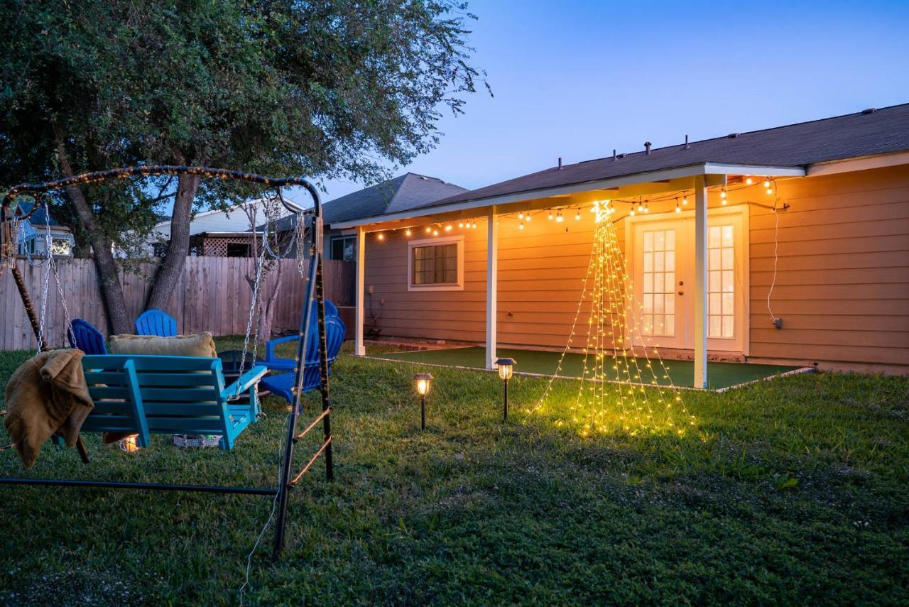 Seaworld Lackland Plus Living Room&Ball Pit San Antonio