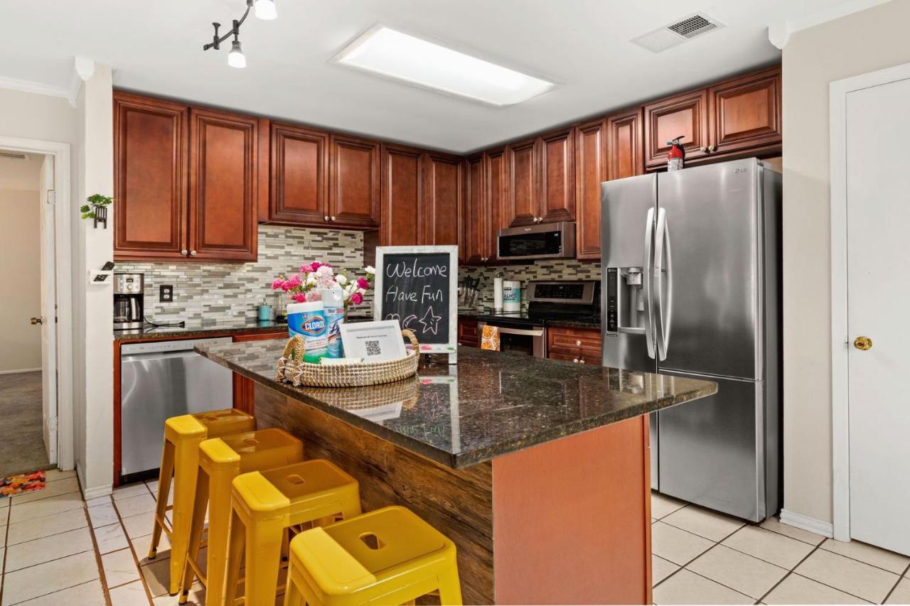 Seaworld Lackland Plus Living Room&Ball Pit Villa *