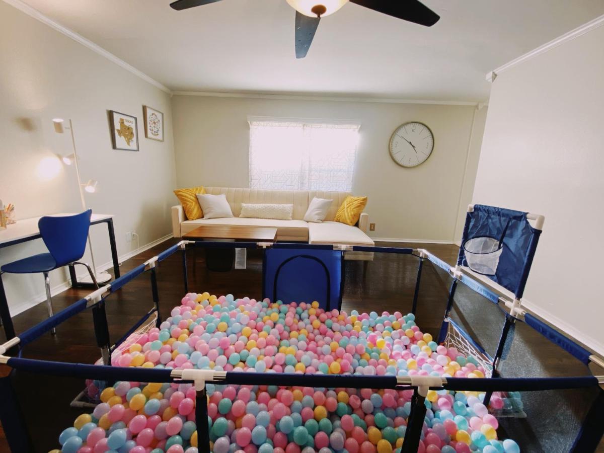 Seaworld Lackland Plus Living Room&Ball Pit Villa